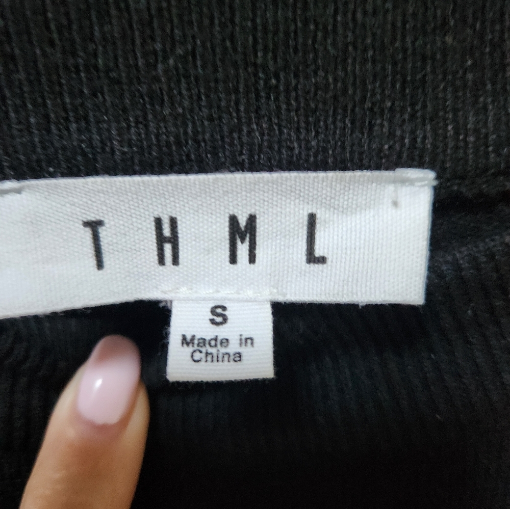 THML Womens Floral Sleeve Black Sweater, Size Small - Picture 4 of 12